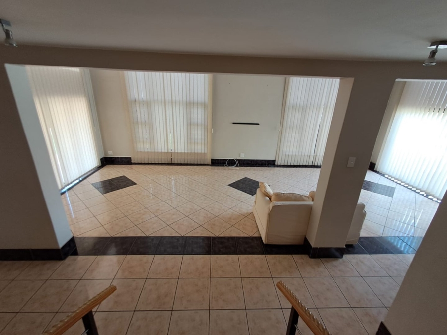 4 Bedroom Property for Sale in Roylglen Gardens Northern Cape